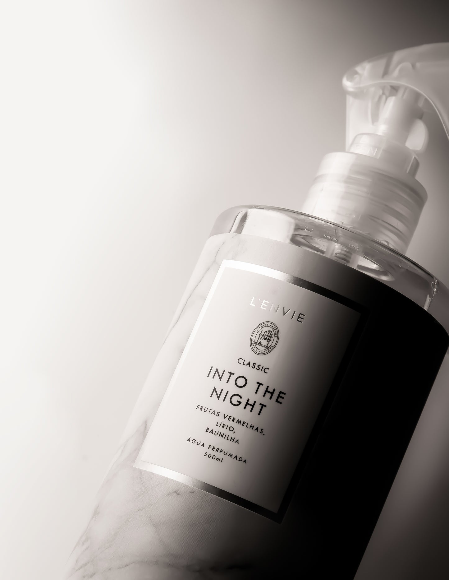 Agua Perfumada Into The Night